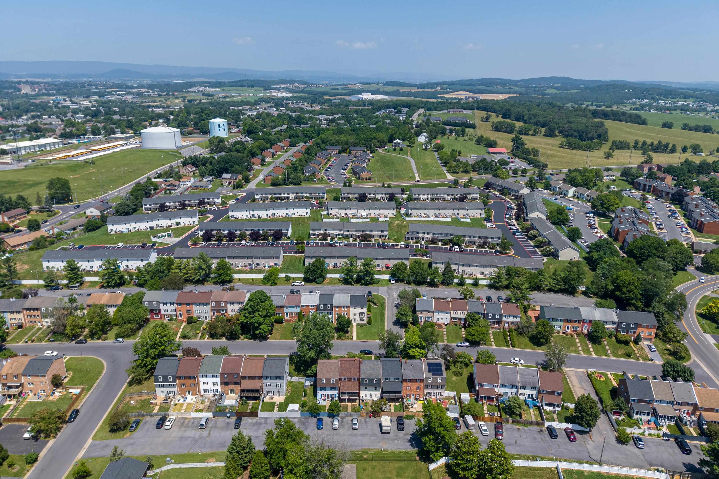 1055 MEADOWLARK DR, HARRISONBURG, Virginia 22802, 2 Bedrooms Bedrooms, ,1 BathroomBathrooms,Residential,1055 MEADOWLARK DR,679123 MLS # 679123 1055 MEADOWLARK DR, HARRISONBURG, Virginia 22802, 2 Bedrooms Bedrooms, ,1 BathroomBathrooms,Residential,1055 MEADOWLARK DR,679123 MLS # 679123
