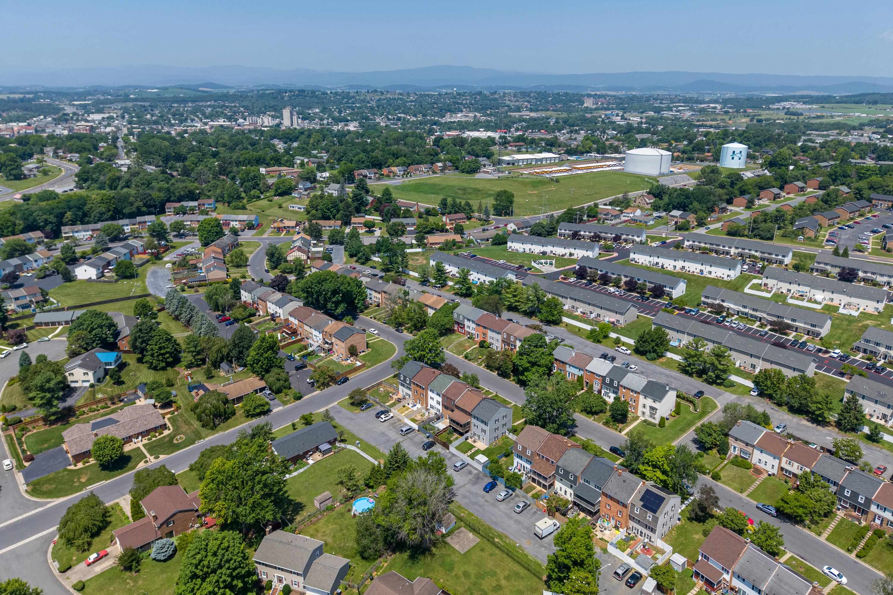1055 MEADOWLARK DR, HARRISONBURG, Virginia 22802, 2 Bedrooms Bedrooms, ,1 BathroomBathrooms,Residential,1055 MEADOWLARK DR,679123 MLS # 679123 1055 MEADOWLARK DR, HARRISONBURG, Virginia 22802, 2 Bedrooms Bedrooms, ,1 BathroomBathrooms,Residential,1055 MEADOWLARK DR,679123 MLS # 679123