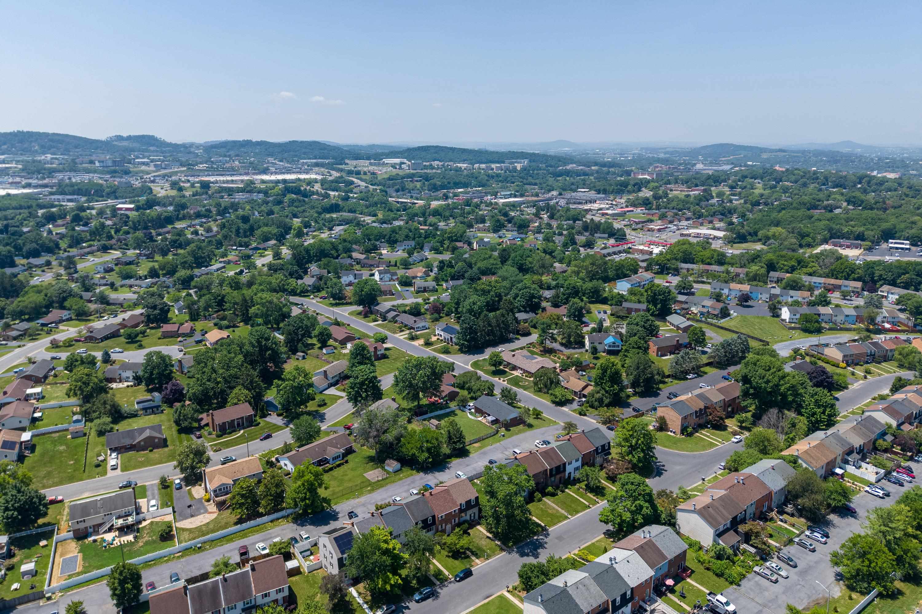 1055 MEADOWLARK DR, HARRISONBURG, Virginia 22802, 2 Bedrooms Bedrooms, ,1 BathroomBathrooms,Residential,1055 MEADOWLARK DR,679123 MLS # 679123 1055 MEADOWLARK DR, HARRISONBURG, Virginia 22802, 2 Bedrooms Bedrooms, ,1 BathroomBathrooms,Residential,1055 MEADOWLARK DR,679123 MLS # 679123