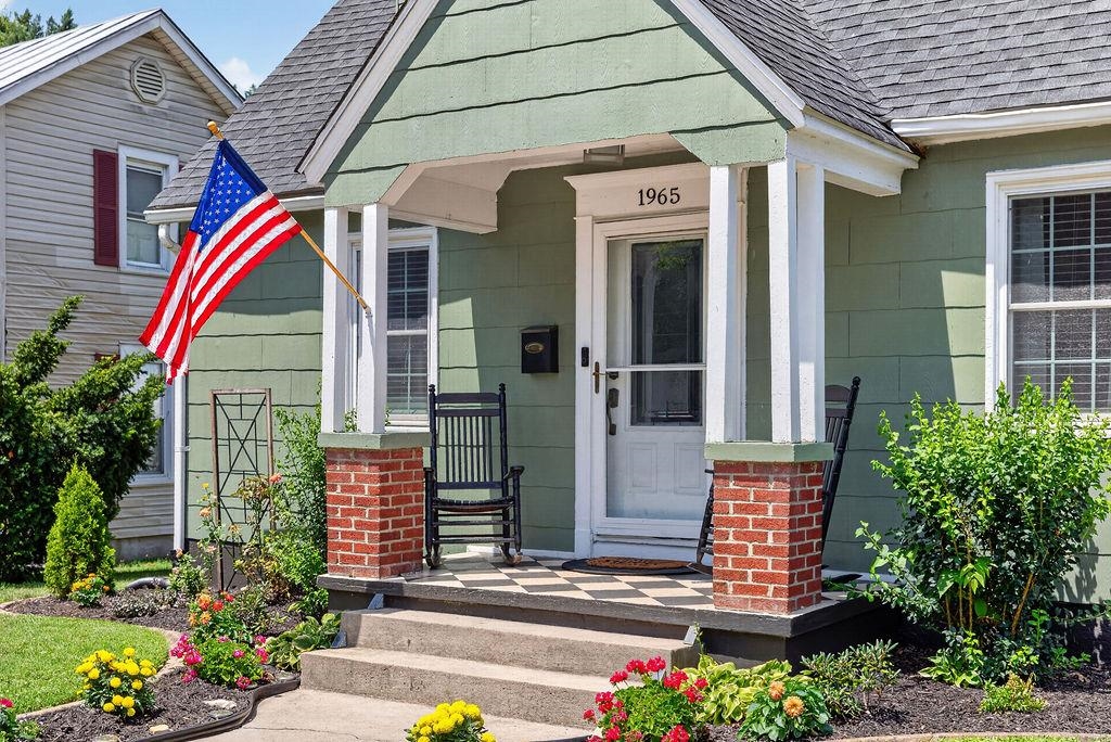 1965 CHESTNUT AVE, BUENA VISTA, Virginia 24416, 3 Bedrooms Bedrooms, ,2 BathroomsBathrooms,Residential,1965 CHESTNUT AVE,679124 MLS # 679124 1965 CHESTNUT AVE, BUENA VISTA, Virginia 24416, 3 Bedrooms Bedrooms, ,2 BathroomsBathrooms,Residential,1965 CHESTNUT AVE,679124 MLS # 679124