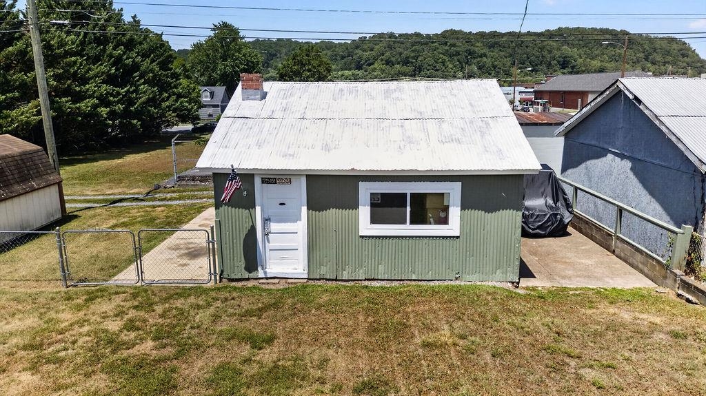 1965 CHESTNUT AVE, BUENA VISTA, Virginia 24416, 3 Bedrooms Bedrooms, ,2 BathroomsBathrooms,Residential,1965 CHESTNUT AVE,679124 MLS # 679124 1965 CHESTNUT AVE, BUENA VISTA, Virginia 24416, 3 Bedrooms Bedrooms, ,2 BathroomsBathrooms,Residential,1965 CHESTNUT AVE,679124 MLS # 679124