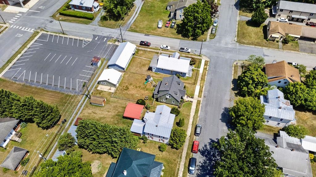 1965 CHESTNUT AVE, BUENA VISTA, Virginia 24416, 3 Bedrooms Bedrooms, ,2 BathroomsBathrooms,Residential,1965 CHESTNUT AVE,679124 MLS # 679124 1965 CHESTNUT AVE, BUENA VISTA, Virginia 24416, 3 Bedrooms Bedrooms, ,2 BathroomsBathrooms,Residential,1965 CHESTNUT AVE,679124 MLS # 679124