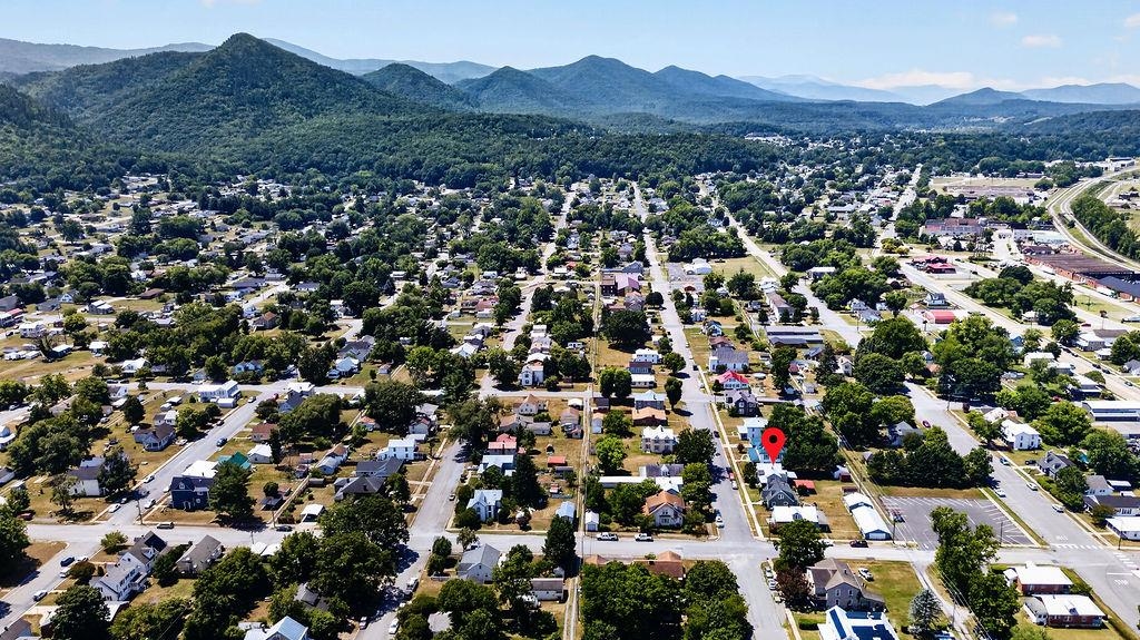 1965 CHESTNUT AVE, BUENA VISTA, Virginia 24416, 3 Bedrooms Bedrooms, ,2 BathroomsBathrooms,Residential,1965 CHESTNUT AVE,679124 MLS # 679124 1965 CHESTNUT AVE, BUENA VISTA, Virginia 24416, 3 Bedrooms Bedrooms, ,2 BathroomsBathrooms,Residential,1965 CHESTNUT AVE,679124 MLS # 679124