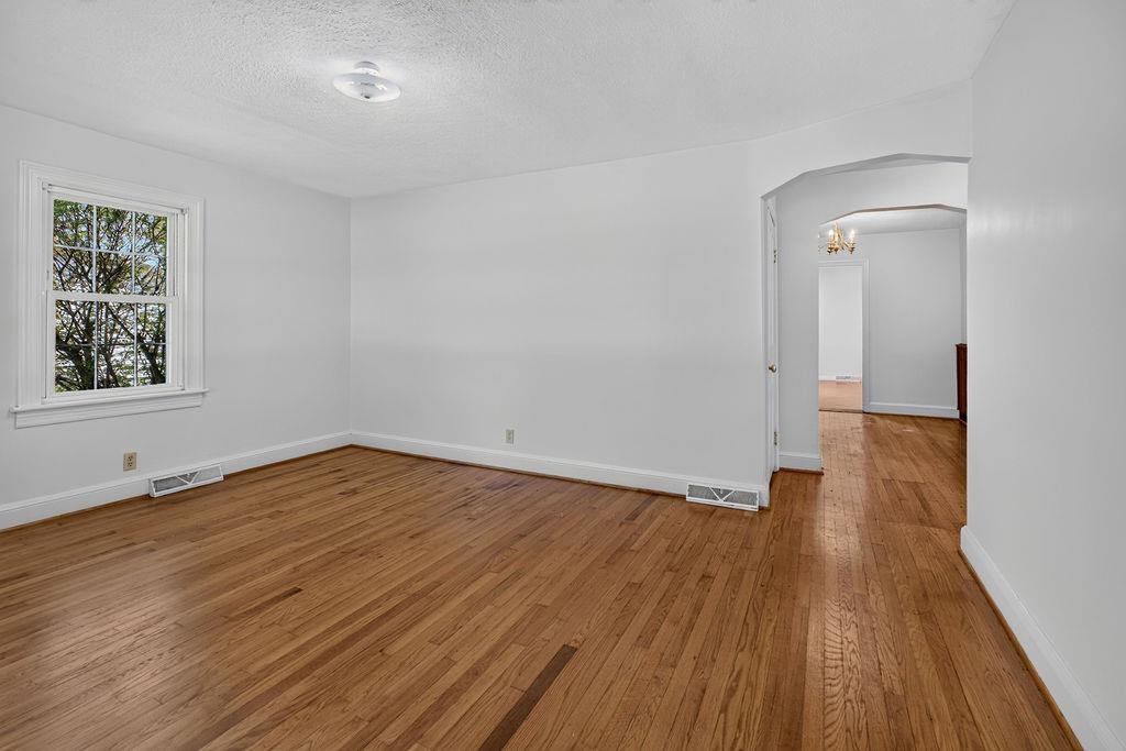 303 GRUBERT AVE, STAUNTON, Virginia 24401, 3 Bedrooms Bedrooms, ,1 BathroomBathrooms,Residential,303 GRUBERT AVE,679129 MLS # 679129 303 GRUBERT AVE, STAUNTON, Virginia 24401, 3 Bedrooms Bedrooms, ,1 BathroomBathrooms,Residential,303 GRUBERT AVE,679129 MLS # 679129