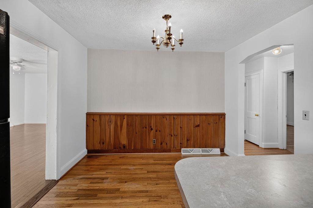 303 GRUBERT AVE, STAUNTON, Virginia 24401, 3 Bedrooms Bedrooms, ,1 BathroomBathrooms,Residential,303 GRUBERT AVE,679129 MLS # 679129 303 GRUBERT AVE, STAUNTON, Virginia 24401, 3 Bedrooms Bedrooms, ,1 BathroomBathrooms,Residential,303 GRUBERT AVE,679129 MLS # 679129