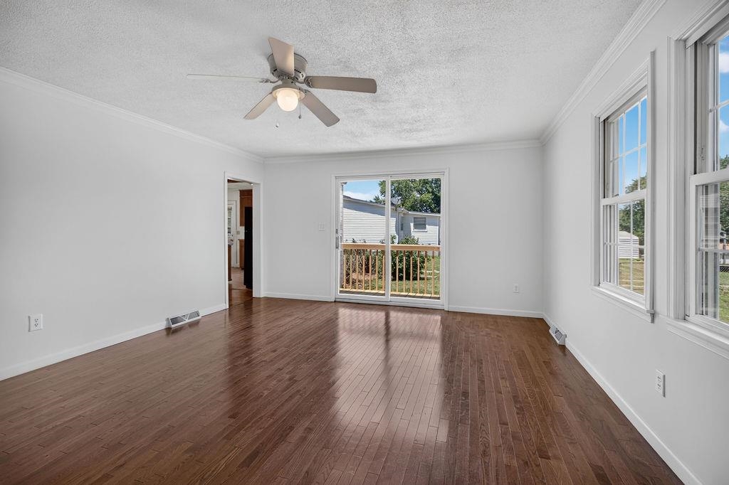 303 GRUBERT AVE, STAUNTON, Virginia 24401, 3 Bedrooms Bedrooms, ,1 BathroomBathrooms,Residential,303 GRUBERT AVE,679129 MLS # 679129 303 GRUBERT AVE, STAUNTON, Virginia 24401, 3 Bedrooms Bedrooms, ,1 BathroomBathrooms,Residential,303 GRUBERT AVE,679129 MLS # 679129