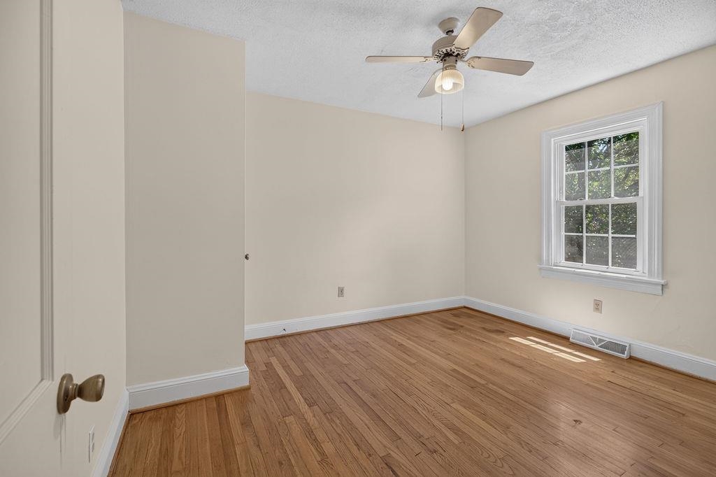 303 GRUBERT AVE, STAUNTON, Virginia 24401, 3 Bedrooms Bedrooms, ,1 BathroomBathrooms,Residential,303 GRUBERT AVE,679129 MLS # 679129 303 GRUBERT AVE, STAUNTON, Virginia 24401, 3 Bedrooms Bedrooms, ,1 BathroomBathrooms,Residential,303 GRUBERT AVE,679129 MLS # 679129