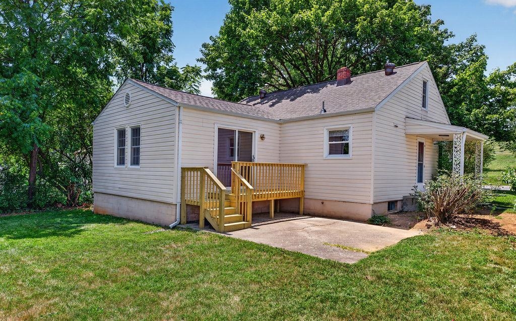 303 GRUBERT AVE, STAUNTON, Virginia 24401, 3 Bedrooms Bedrooms, ,1 BathroomBathrooms,Residential,303 GRUBERT AVE,679129 MLS # 679129 303 GRUBERT AVE, STAUNTON, Virginia 24401, 3 Bedrooms Bedrooms, ,1 BathroomBathrooms,Residential,303 GRUBERT AVE,679129 MLS # 679129