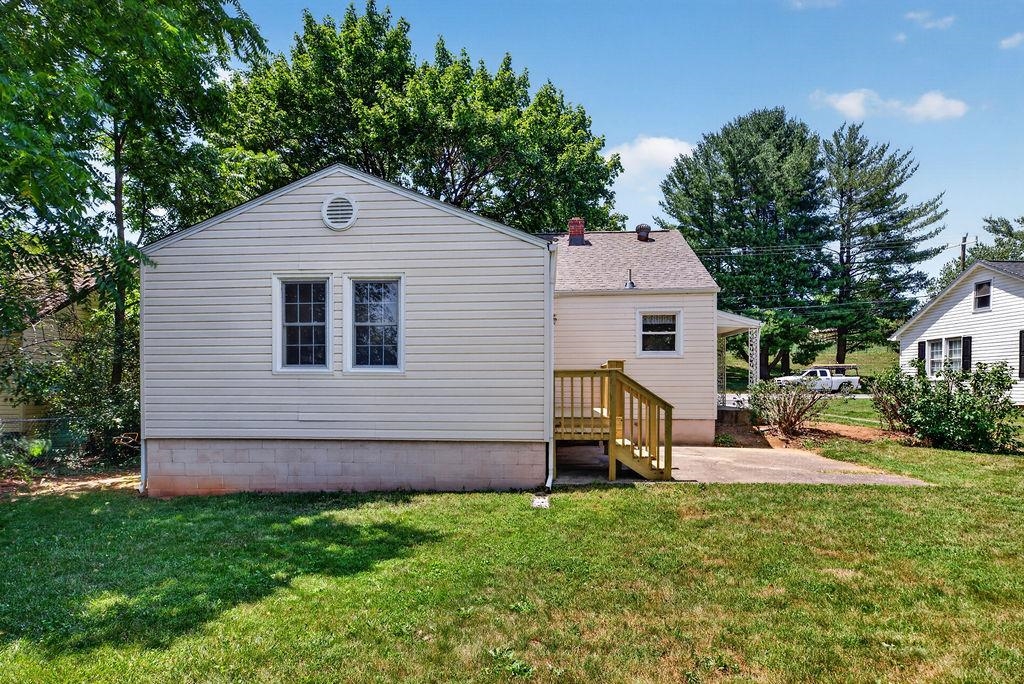 303 GRUBERT AVE, STAUNTON, Virginia 24401, 3 Bedrooms Bedrooms, ,1 BathroomBathrooms,Residential,303 GRUBERT AVE,679129 MLS # 679129 303 GRUBERT AVE, STAUNTON, Virginia 24401, 3 Bedrooms Bedrooms, ,1 BathroomBathrooms,Residential,303 GRUBERT AVE,679129 MLS # 679129