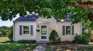 303 GRUBERT AVE, STAUNTON, Virginia 24401, 3 Bedrooms Bedrooms, ,1 BathroomBathrooms,Residential,303 GRUBERT AVE,679129 MLS # 679129