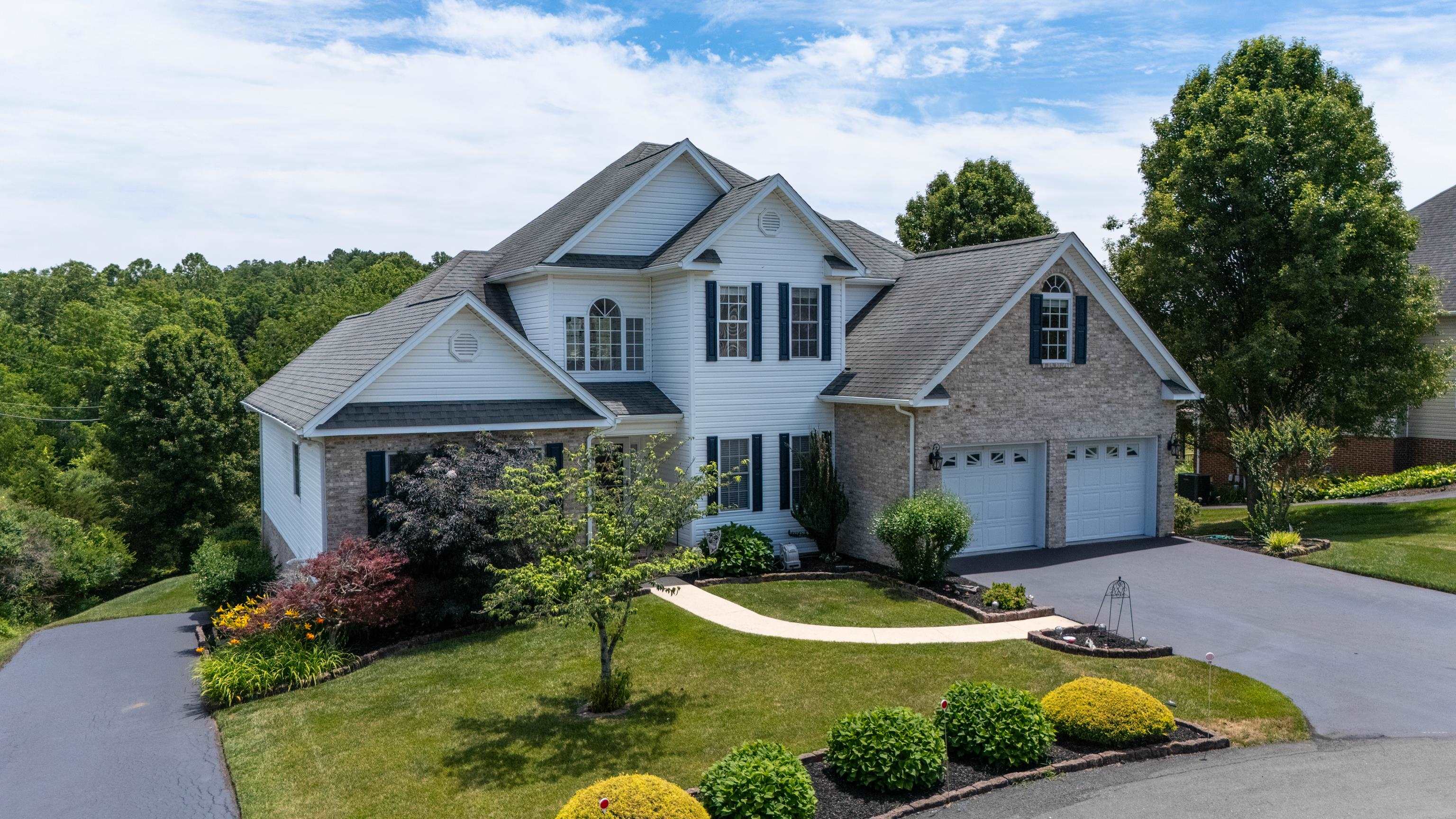 287 KENSINGTON DR, FISHERSVILLE, Virginia 22939, 4 Bedrooms Bedrooms, ,3 BathroomsBathrooms,Residential,SPELLANE,287 KENSINGTON DR,679130 MLS # 679130 287 KENSINGTON DR, FISHERSVILLE, Virginia 22939, 4 Bedrooms Bedrooms, ,3 BathroomsBathrooms,Residential,SPELLANE,287 KENSINGTON DR,679130 MLS # 679130