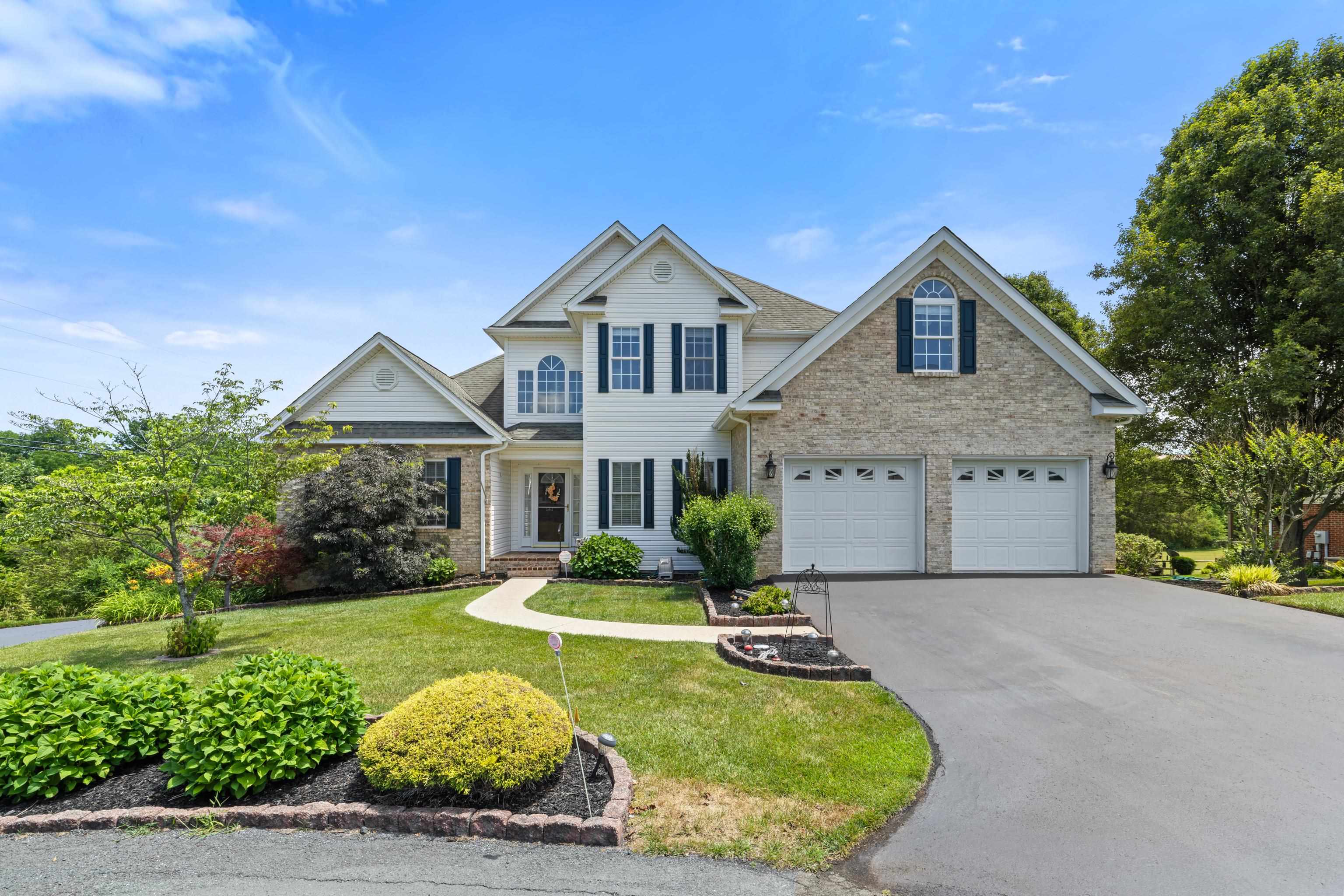 287 KENSINGTON DR, FISHERSVILLE, Virginia 22939, 4 Bedrooms Bedrooms, ,3 BathroomsBathrooms,Residential,SPELLANE,287 KENSINGTON DR,679130 MLS # 679130 287 KENSINGTON DR, FISHERSVILLE, Virginia 22939, 4 Bedrooms Bedrooms, ,3 BathroomsBathrooms,Residential,SPELLANE,287 KENSINGTON DR,679130 MLS # 679130