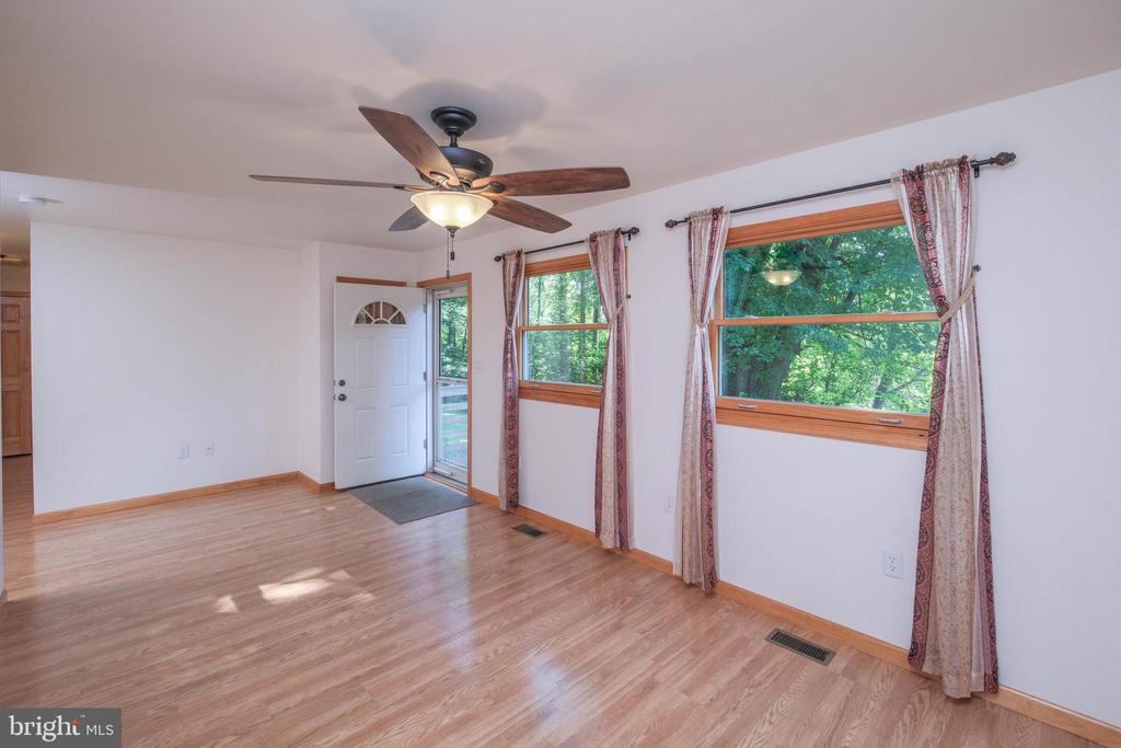 16 HEADWATERS RD, CHESTER GAP, Virginia 22623, 2 Bedrooms Bedrooms, ,2 BathroomsBathrooms,Residential,16 HEADWATERS RD,VARP2002746 MLS # VARP2002746
