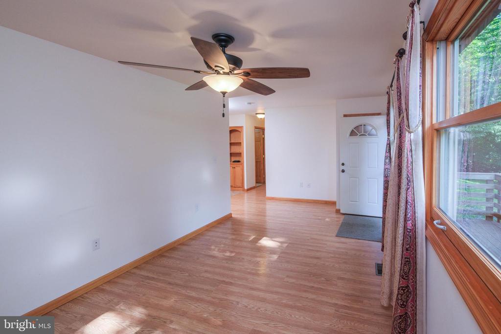 16 HEADWATERS RD, CHESTER GAP, Virginia 22623, 2 Bedrooms Bedrooms, ,2 BathroomsBathrooms,Residential,16 HEADWATERS RD,VARP2002746 MLS # VARP2002746