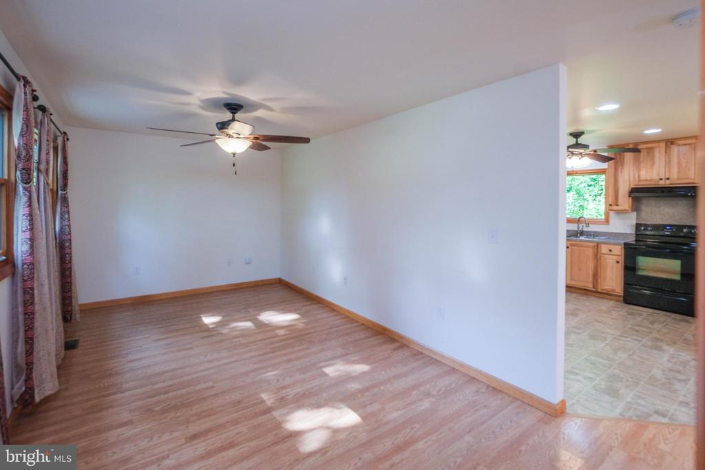 16 HEADWATERS RD, CHESTER GAP, Virginia 22623, 2 Bedrooms Bedrooms, ,2 BathroomsBathrooms,Residential,16 HEADWATERS RD,VARP2002746 MLS # VARP2002746