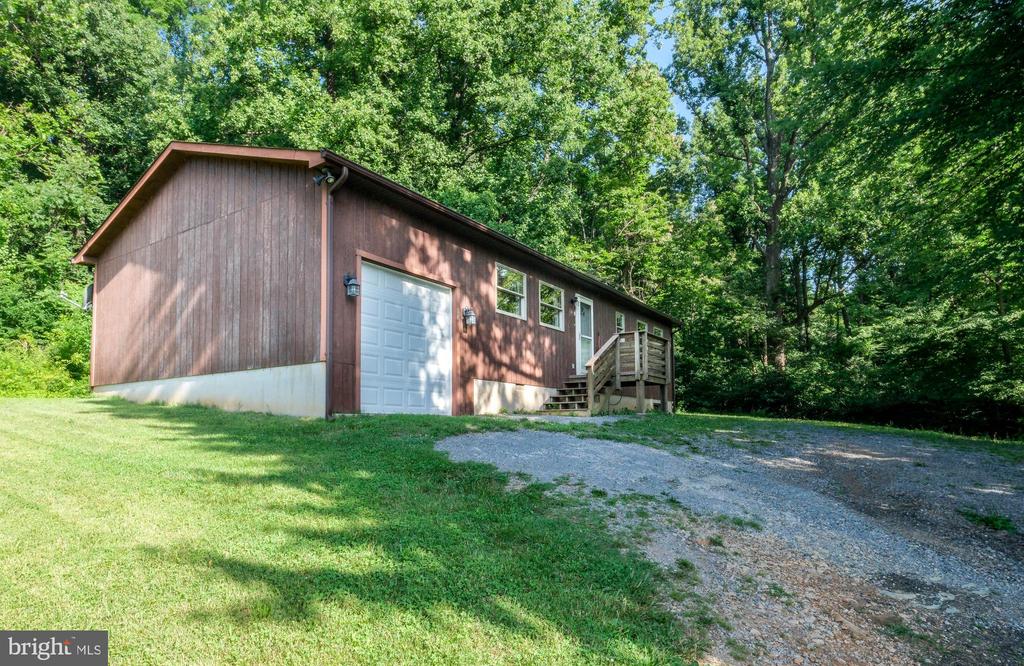16 HEADWATERS RD, CHESTER GAP, Virginia 22623, 2 Bedrooms Bedrooms, ,2 BathroomsBathrooms,Residential,16 HEADWATERS RD,VARP2002746 MLS # VARP2002746