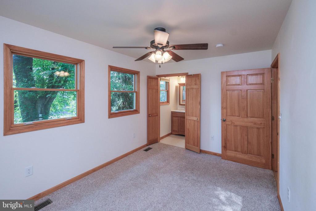 16 HEADWATERS RD, CHESTER GAP, Virginia 22623, 2 Bedrooms Bedrooms, ,2 BathroomsBathrooms,Residential,16 HEADWATERS RD,VARP2002746 MLS # VARP2002746