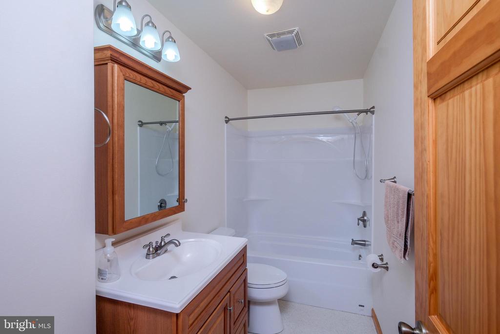 16 HEADWATERS RD, CHESTER GAP, Virginia 22623, 2 Bedrooms Bedrooms, ,2 BathroomsBathrooms,Residential,16 HEADWATERS RD,VARP2002746 MLS # VARP2002746
