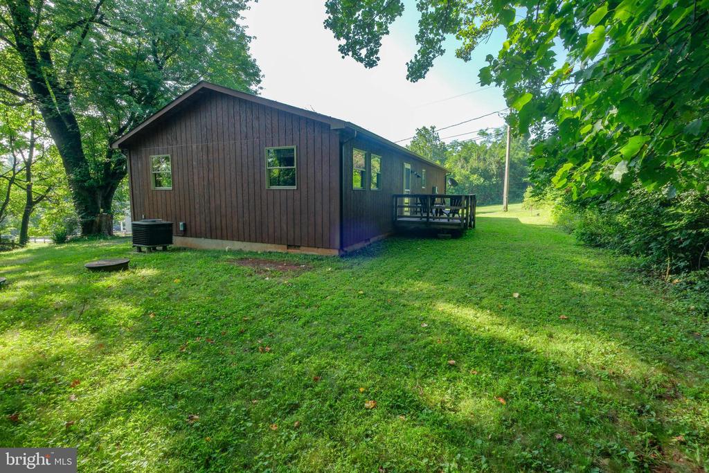 16 HEADWATERS RD, CHESTER GAP, Virginia 22623, 2 Bedrooms Bedrooms, ,2 BathroomsBathrooms,Residential,16 HEADWATERS RD,VARP2002746 MLS # VARP2002746