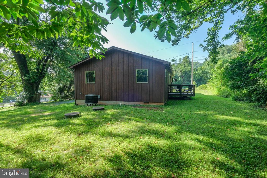 16 HEADWATERS RD, CHESTER GAP, Virginia 22623, 2 Bedrooms Bedrooms, ,2 BathroomsBathrooms,Residential,16 HEADWATERS RD,VARP2002746 MLS # VARP2002746