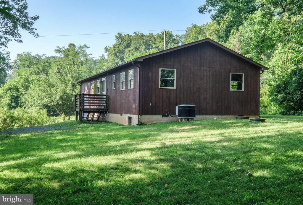 16 HEADWATERS RD, CHESTER GAP, Virginia 22623, 2 Bedrooms Bedrooms, ,2 BathroomsBathrooms,Residential,16 HEADWATERS RD,VARP2002746 MLS # VARP2002746