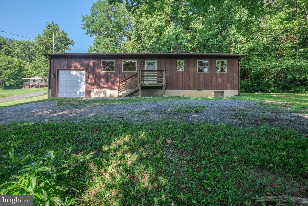 16 HEADWATERS RD, CHESTER GAP, Virginia 22623, 2 Bedrooms Bedrooms, ,2 BathroomsBathrooms,Residential,16 HEADWATERS RD,VARP2002746 MLS # VARP2002746