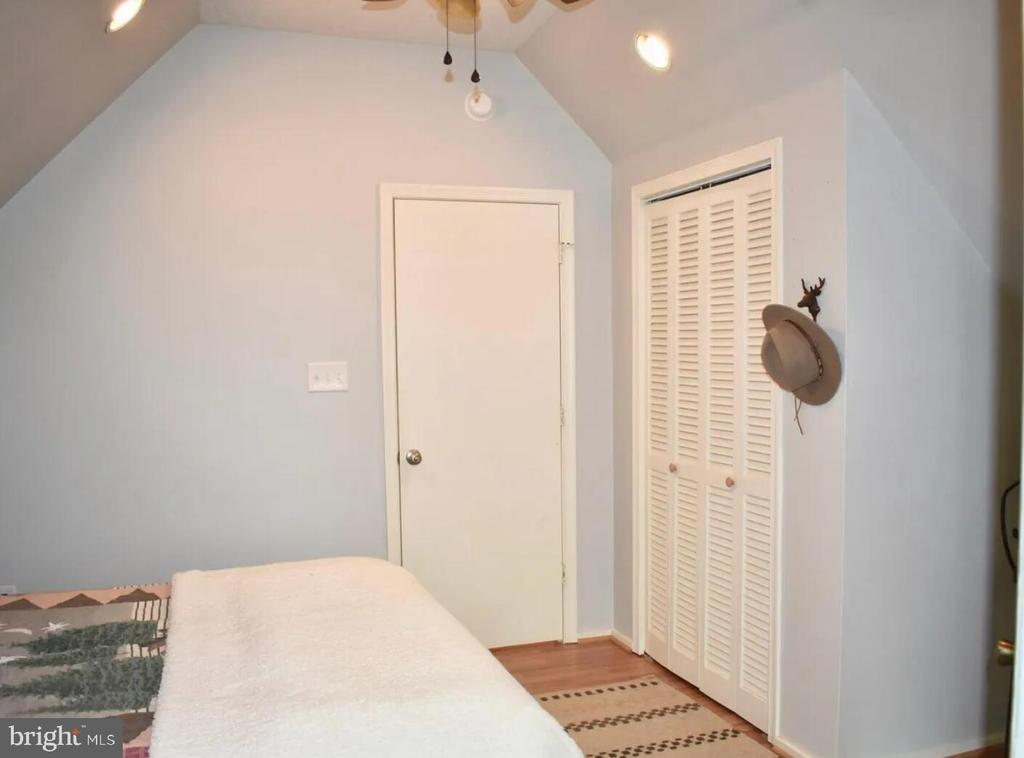 221 S HONEYSUCKLE LN, MADISON, Virginia 22727, 2 Bedrooms Bedrooms, ,Residential,221 S HONEYSUCKLE LN,VAMA2002852 MLS # VAMA2002852