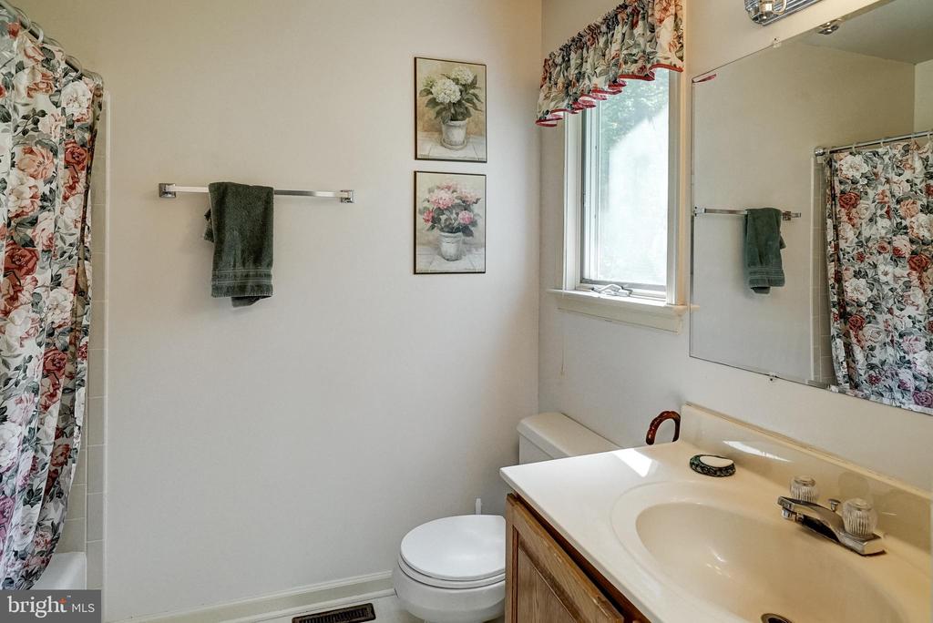 7213 DEERHILL RD, ORANGE, Virginia 22960, 3 Bedrooms Bedrooms, ,2 BathroomsBathrooms,Residential,7213 DEERHILL RD,VASP2043448 MLS # VASP2043448 7213 DEERHILL RD, ORANGE, Virginia 22960, 3 Bedrooms Bedrooms, ,2 BathroomsBathrooms,Residential,7213 DEERHILL RD,VASP2043448 MLS # VASP2043448