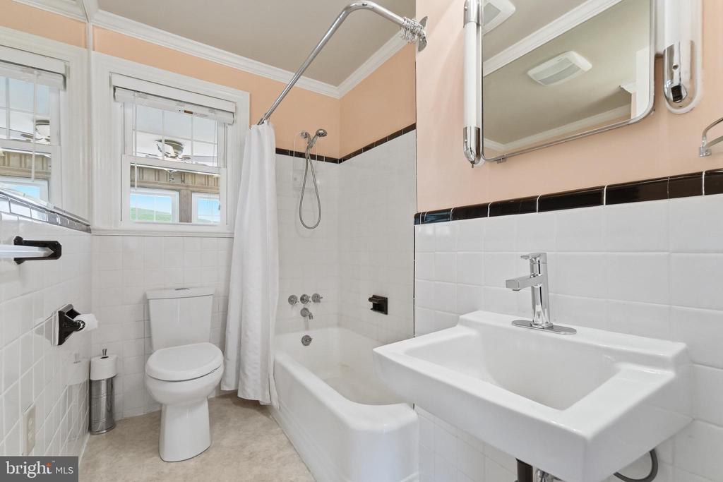 6117 S F T VALLEY RD, ETLAN, Virginia 22719, 3 Bedrooms Bedrooms, ,2 BathroomsBathrooms,Residential,6117 S F T VALLEY RD,VAMA2002850 MLS # VAMA2002850