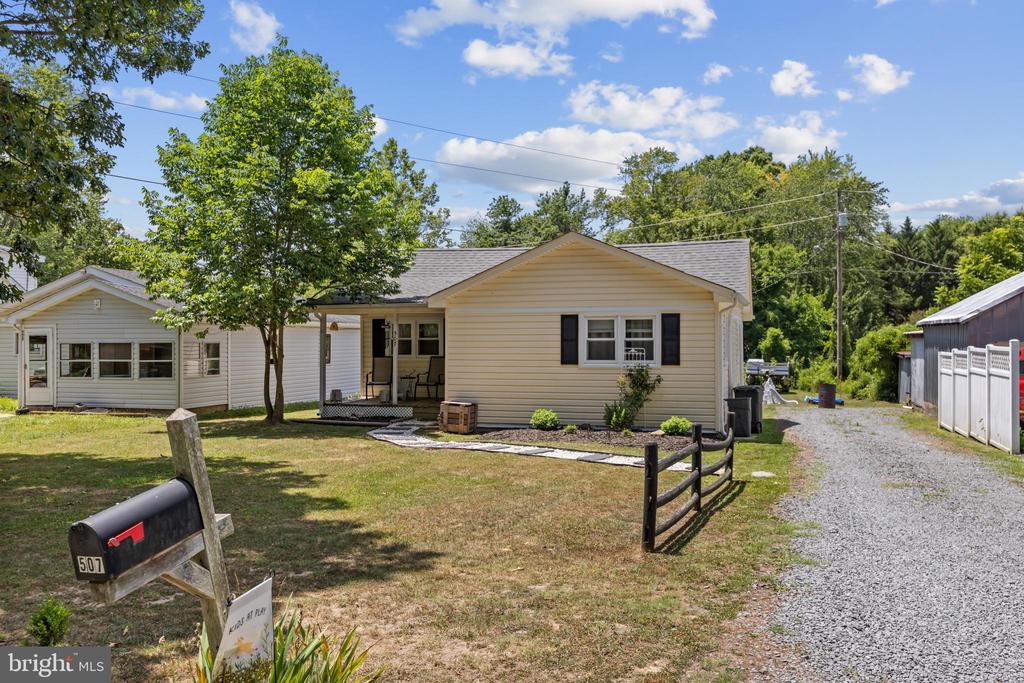 507 S MAIN ST, GORDONSVILLE, Virginia 22942, 2 Bedrooms Bedrooms, ,1 BathroomBathrooms,Residential,507 S MAIN ST,VAOR2014528 MLS # VAOR2014528 507 S MAIN ST, GORDONSVILLE, Virginia 22942, 2 Bedrooms Bedrooms, ,1 BathroomBathrooms,Residential,507 S MAIN ST,VAOR2014528 MLS # VAOR2014528