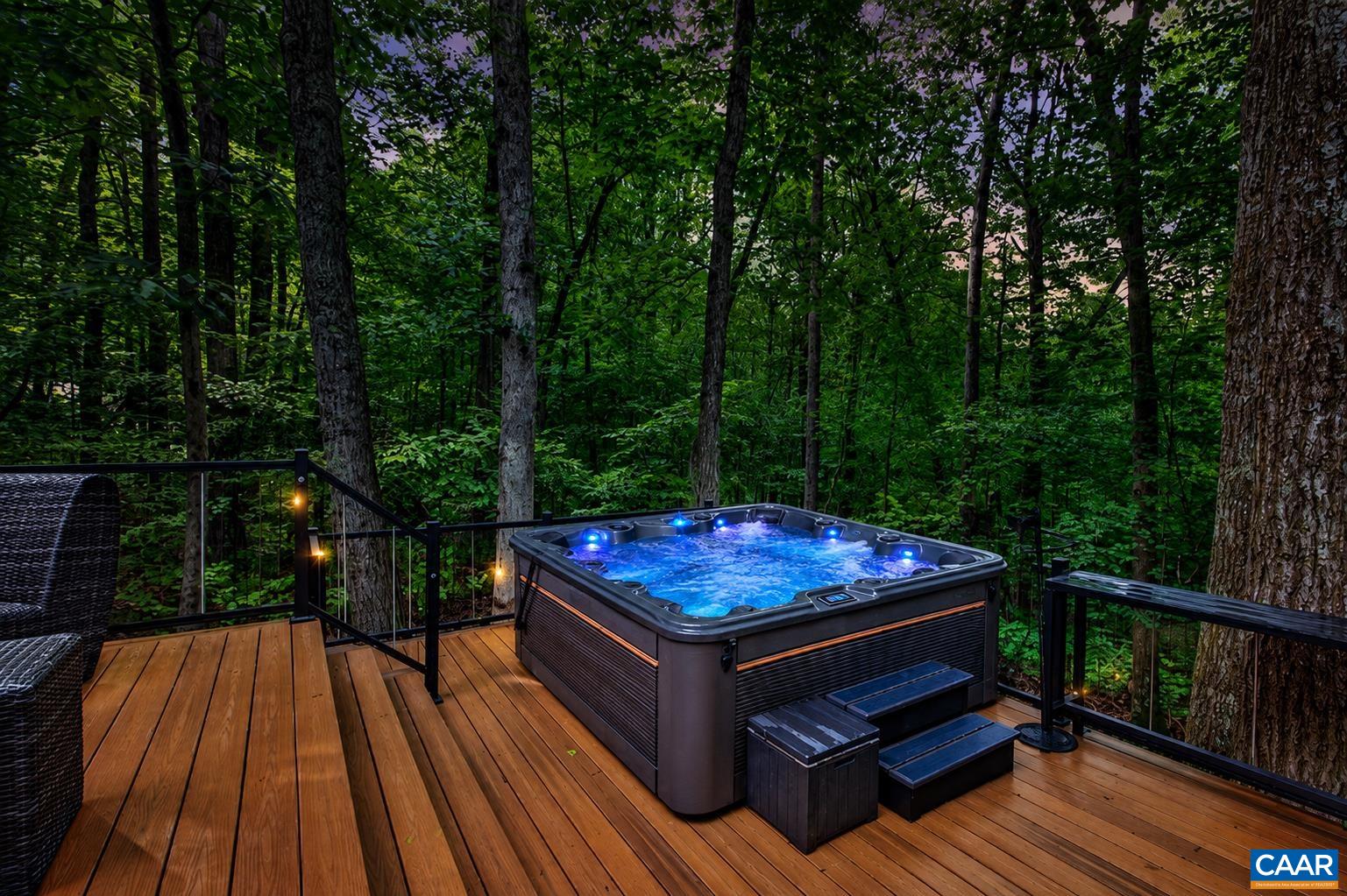 Luxury, 7-person Spa. The image has been virtually enhanced. Luxury, 7-person Spa. The image has been virtually enhanced.