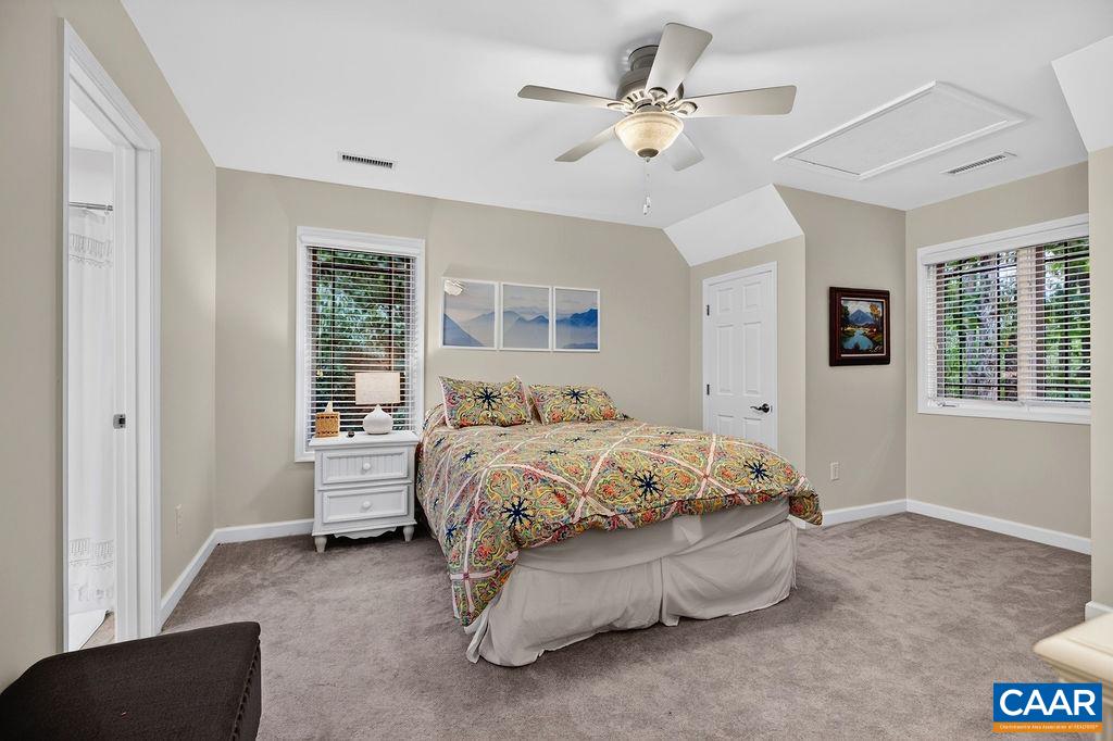 Second primary suite on the upper floor. Second primary suite on the upper floor.