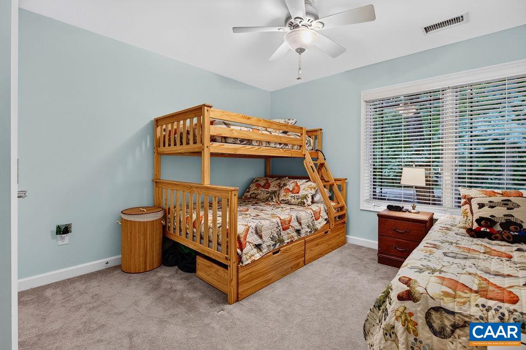 Guest bedroom. Guest bedroom.