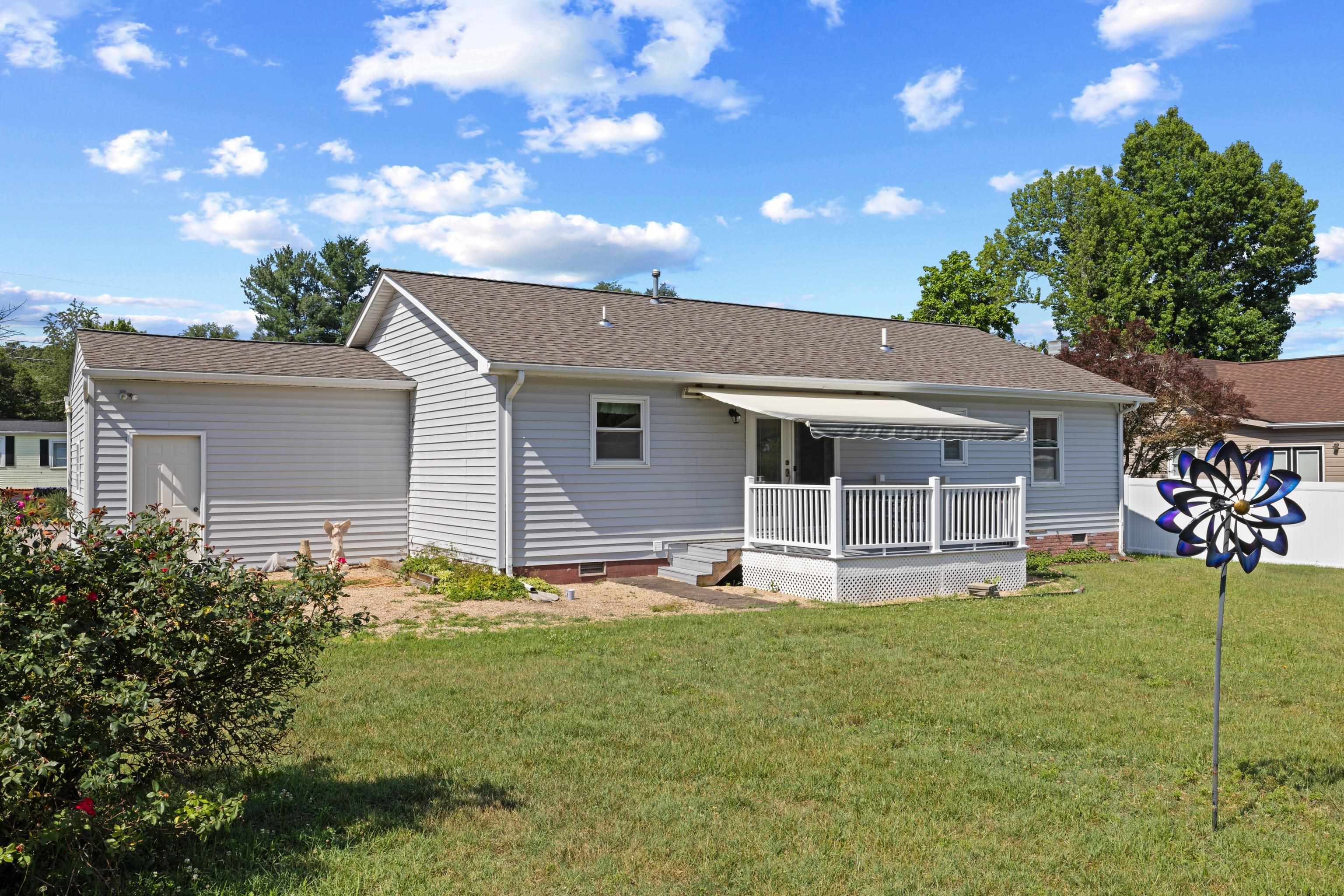 124 HODGE ST, STUARTS DRAFT, Virginia 24477, 3 Bedrooms Bedrooms, ,2 BathroomsBathrooms,Residential,124 HODGE ST,679140 MLS # 679140 124 HODGE ST, STUARTS DRAFT, Virginia 24477, 3 Bedrooms Bedrooms, ,2 BathroomsBathrooms,Residential,124 HODGE ST,679140 MLS # 679140