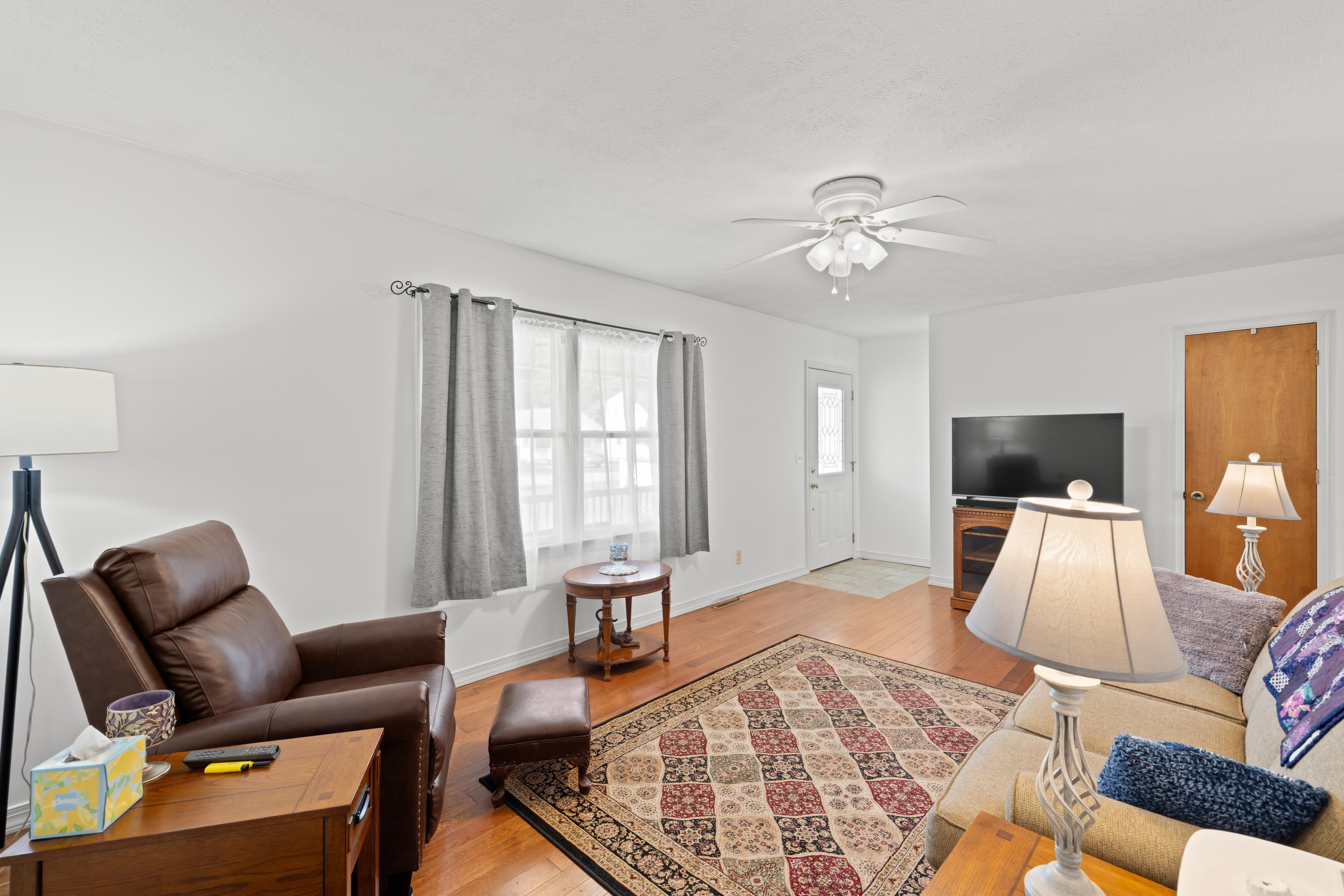 124 HODGE ST, STUARTS DRAFT, Virginia 24477, 3 Bedrooms Bedrooms, ,2 BathroomsBathrooms,Residential,124 HODGE ST,679140 MLS # 679140 124 HODGE ST, STUARTS DRAFT, Virginia 24477, 3 Bedrooms Bedrooms, ,2 BathroomsBathrooms,Residential,124 HODGE ST,679140 MLS # 679140