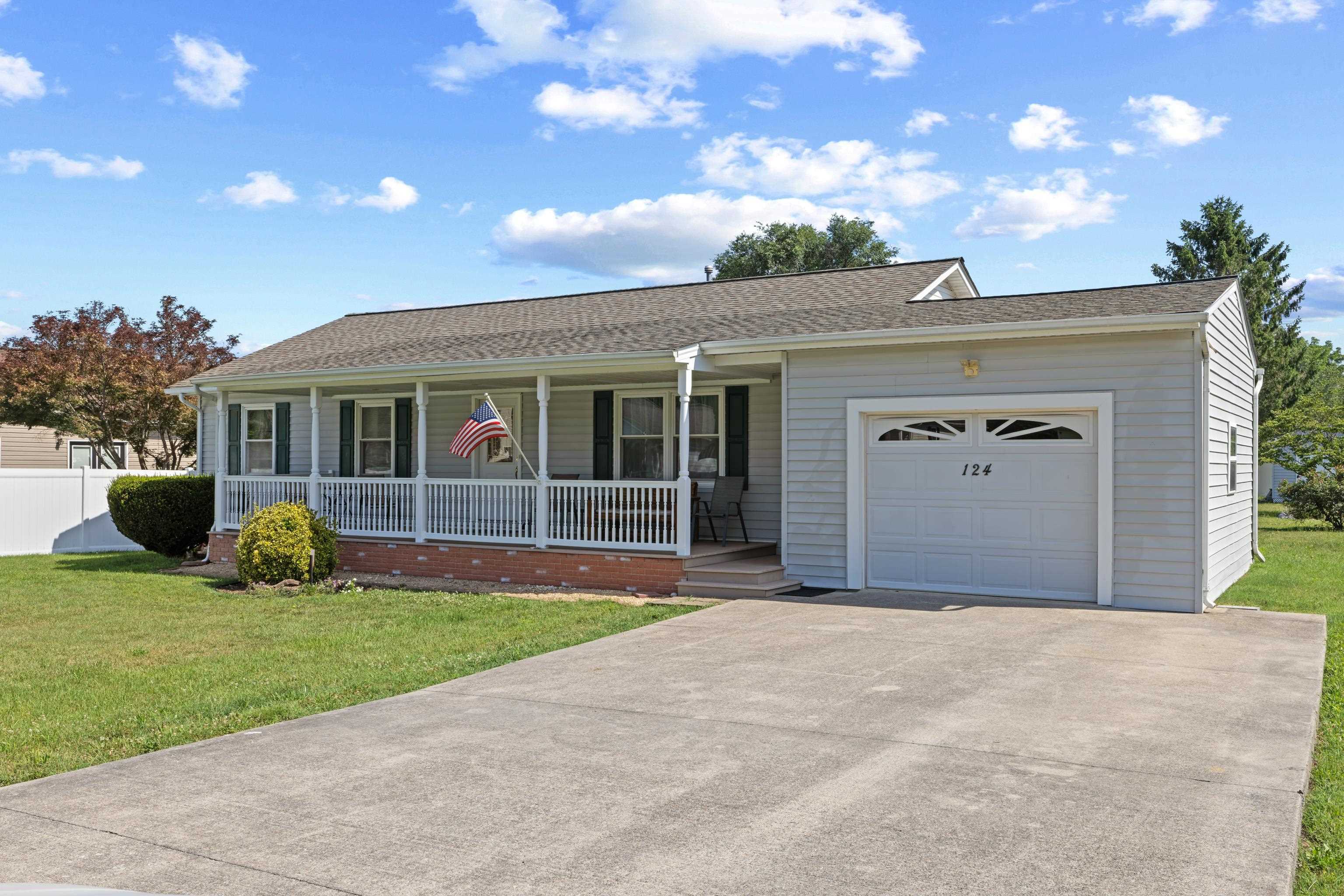 124 HODGE ST, STUARTS DRAFT, Virginia 24477, 3 Bedrooms Bedrooms, ,2 BathroomsBathrooms,Residential,124 HODGE ST,679140 MLS # 679140 124 HODGE ST, STUARTS DRAFT, Virginia 24477, 3 Bedrooms Bedrooms, ,2 BathroomsBathrooms,Residential,124 HODGE ST,679140 MLS # 679140