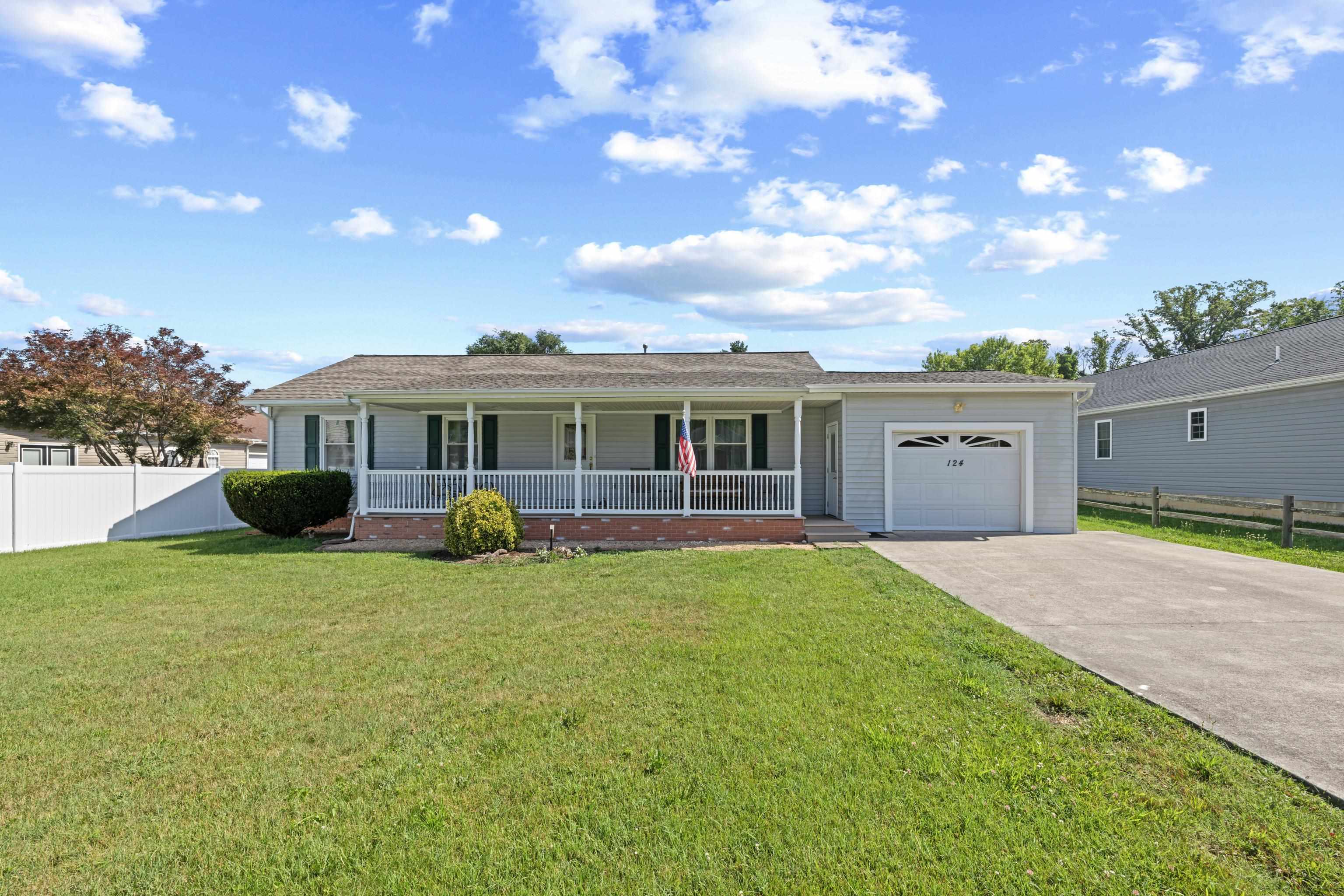 124 HODGE ST, STUARTS DRAFT, Virginia 24477, 3 Bedrooms Bedrooms, ,2 BathroomsBathrooms,Residential,124 HODGE ST,679140 MLS # 679140 124 HODGE ST, STUARTS DRAFT, Virginia 24477, 3 Bedrooms Bedrooms, ,2 BathroomsBathrooms,Residential,124 HODGE ST,679140 MLS # 679140