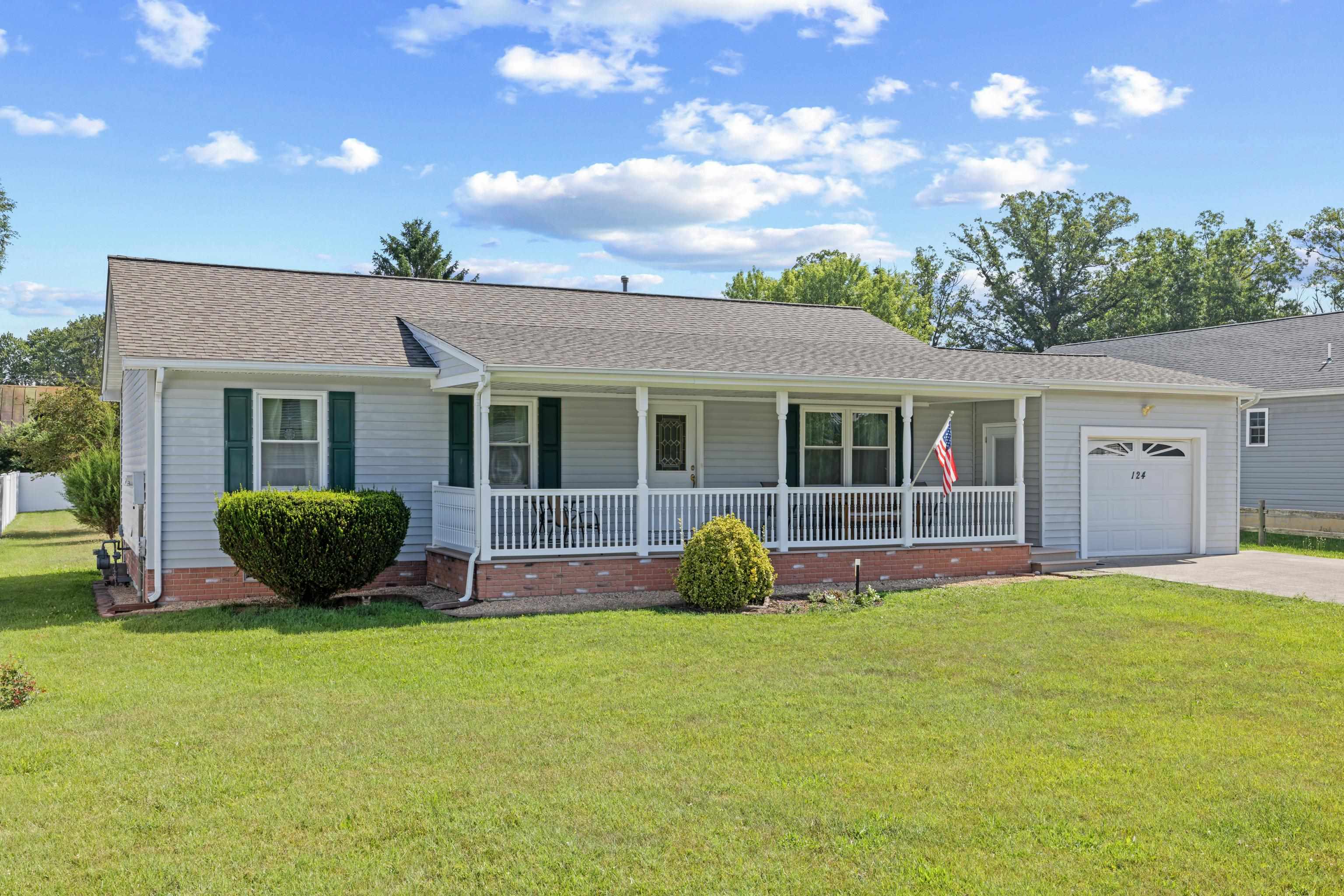124 HODGE ST, STUARTS DRAFT, Virginia 24477, 3 Bedrooms Bedrooms, ,2 BathroomsBathrooms,Residential,124 HODGE ST,679140 MLS # 679140 124 HODGE ST, STUARTS DRAFT, Virginia 24477, 3 Bedrooms Bedrooms, ,2 BathroomsBathrooms,Residential,124 HODGE ST,679140 MLS # 679140