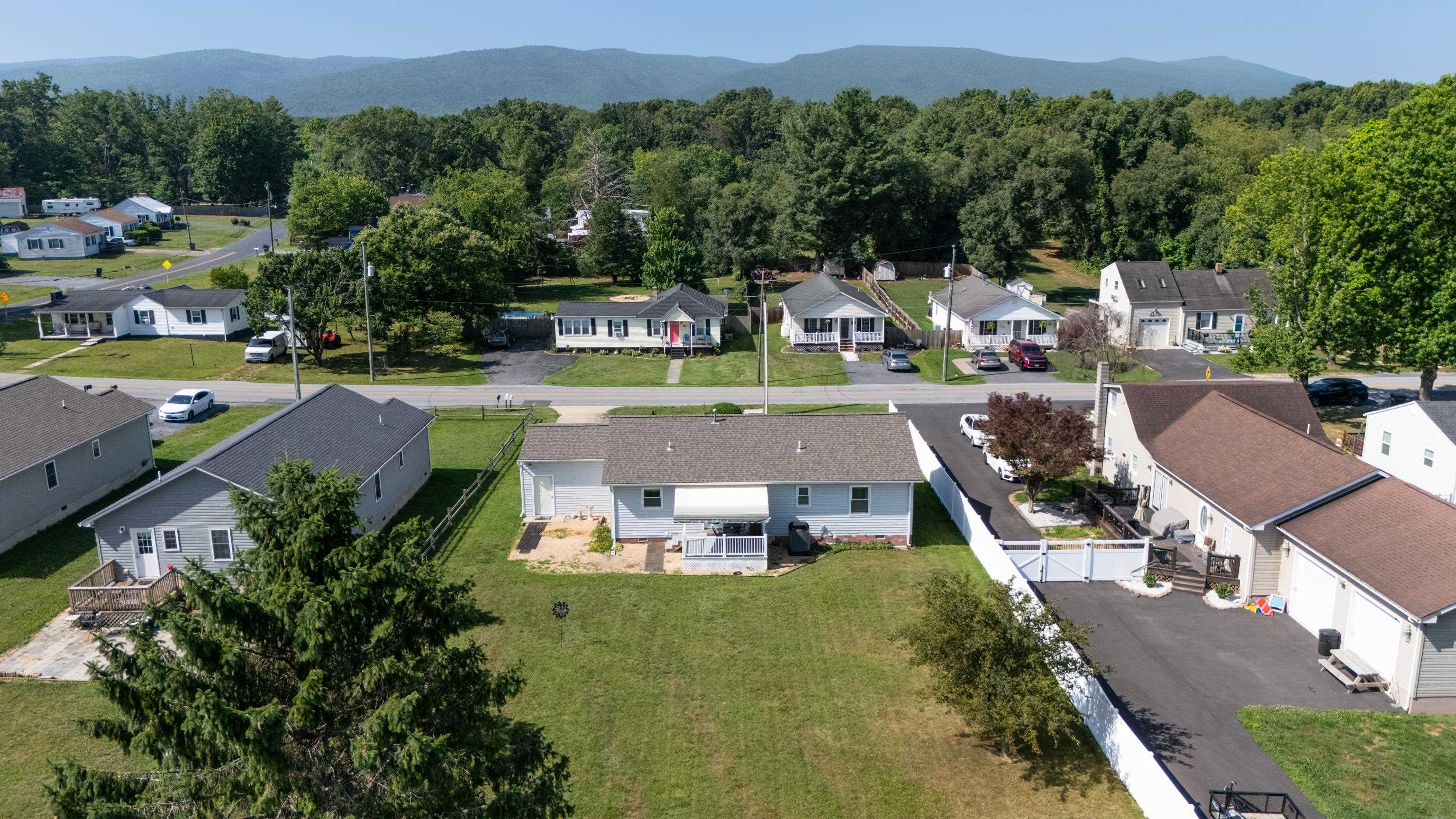 124 HODGE ST, STUARTS DRAFT, Virginia 24477, 3 Bedrooms Bedrooms, ,2 BathroomsBathrooms,Residential,124 HODGE ST,679140 MLS # 679140 124 HODGE ST, STUARTS DRAFT, Virginia 24477, 3 Bedrooms Bedrooms, ,2 BathroomsBathrooms,Residential,124 HODGE ST,679140 MLS # 679140