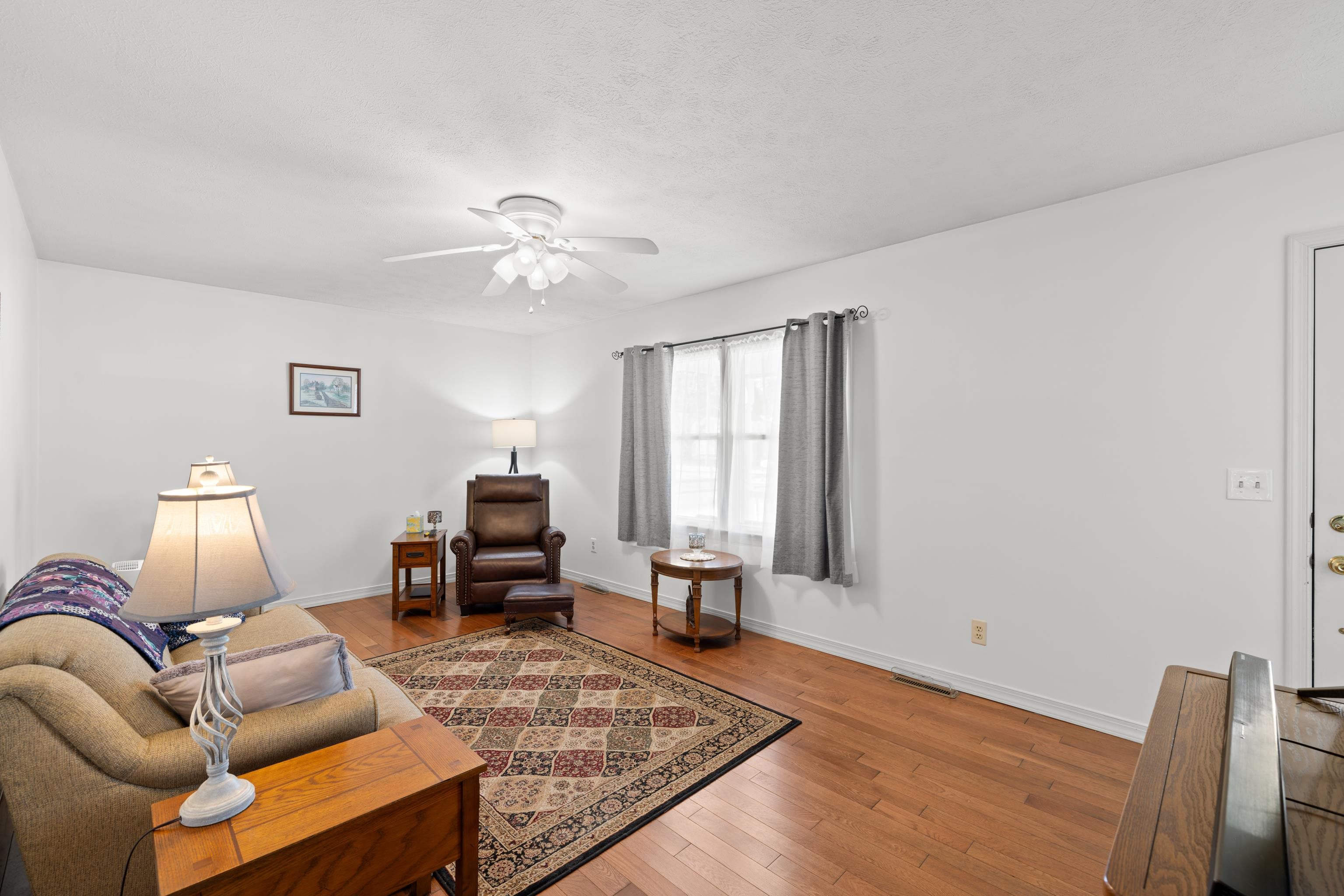124 HODGE ST, STUARTS DRAFT, Virginia 24477, 3 Bedrooms Bedrooms, ,2 BathroomsBathrooms,Residential,124 HODGE ST,679140 MLS # 679140 124 HODGE ST, STUARTS DRAFT, Virginia 24477, 3 Bedrooms Bedrooms, ,2 BathroomsBathrooms,Residential,124 HODGE ST,679140 MLS # 679140