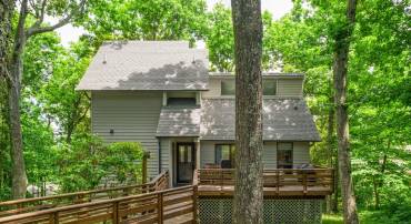 93 VALLEY VIEW LN, WINTERGREEN RESORT, Virginia 22967, 4 Bedrooms Bedrooms, ,3 BathroomsBathrooms,Residential,93 VALLEY VIEW LN,679146 MLS # 679146