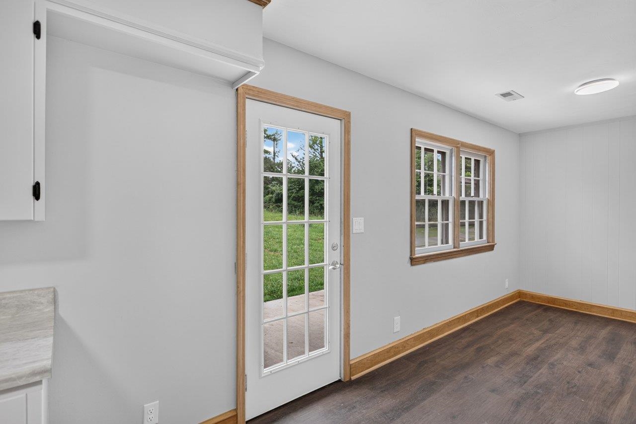 937 WREN WAY, HARRISONBURG, Virginia 22801, 5 Bedrooms Bedrooms, ,2 BathroomsBathrooms,Residential,937 WREN WAY,679151 MLS # 679151 937 WREN WAY, HARRISONBURG, Virginia 22801, 5 Bedrooms Bedrooms, ,2 BathroomsBathrooms,Residential,937 WREN WAY,679151 MLS # 679151
