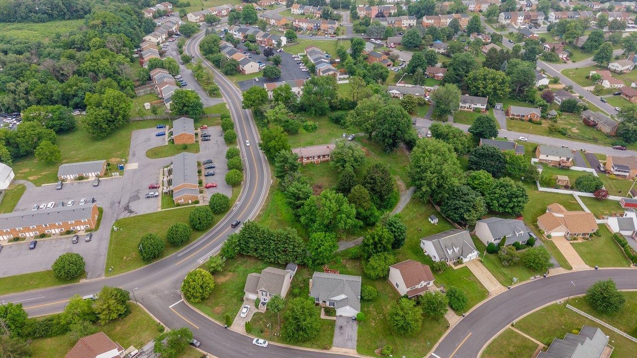 937 WREN WAY, HARRISONBURG, Virginia 22801, 5 Bedrooms Bedrooms, ,2 BathroomsBathrooms,Residential,937 WREN WAY,679151 MLS # 679151 937 WREN WAY, HARRISONBURG, Virginia 22801, 5 Bedrooms Bedrooms, ,2 BathroomsBathrooms,Residential,937 WREN WAY,679151 MLS # 679151