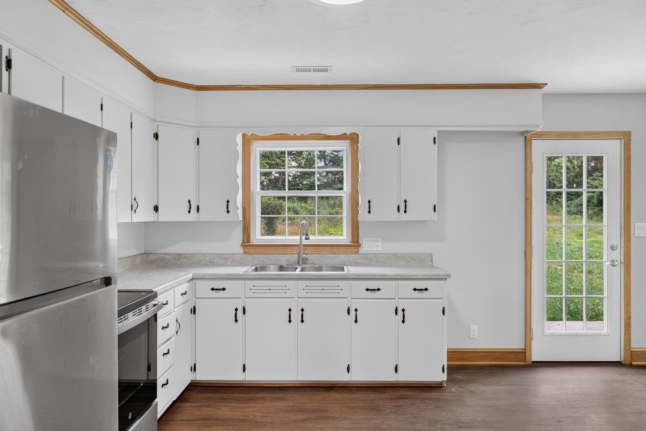937 WREN WAY, HARRISONBURG, Virginia 22801, 5 Bedrooms Bedrooms, ,2 BathroomsBathrooms,Residential,937 WREN WAY,679151 MLS # 679151 937 WREN WAY, HARRISONBURG, Virginia 22801, 5 Bedrooms Bedrooms, ,2 BathroomsBathrooms,Residential,937 WREN WAY,679151 MLS # 679151
