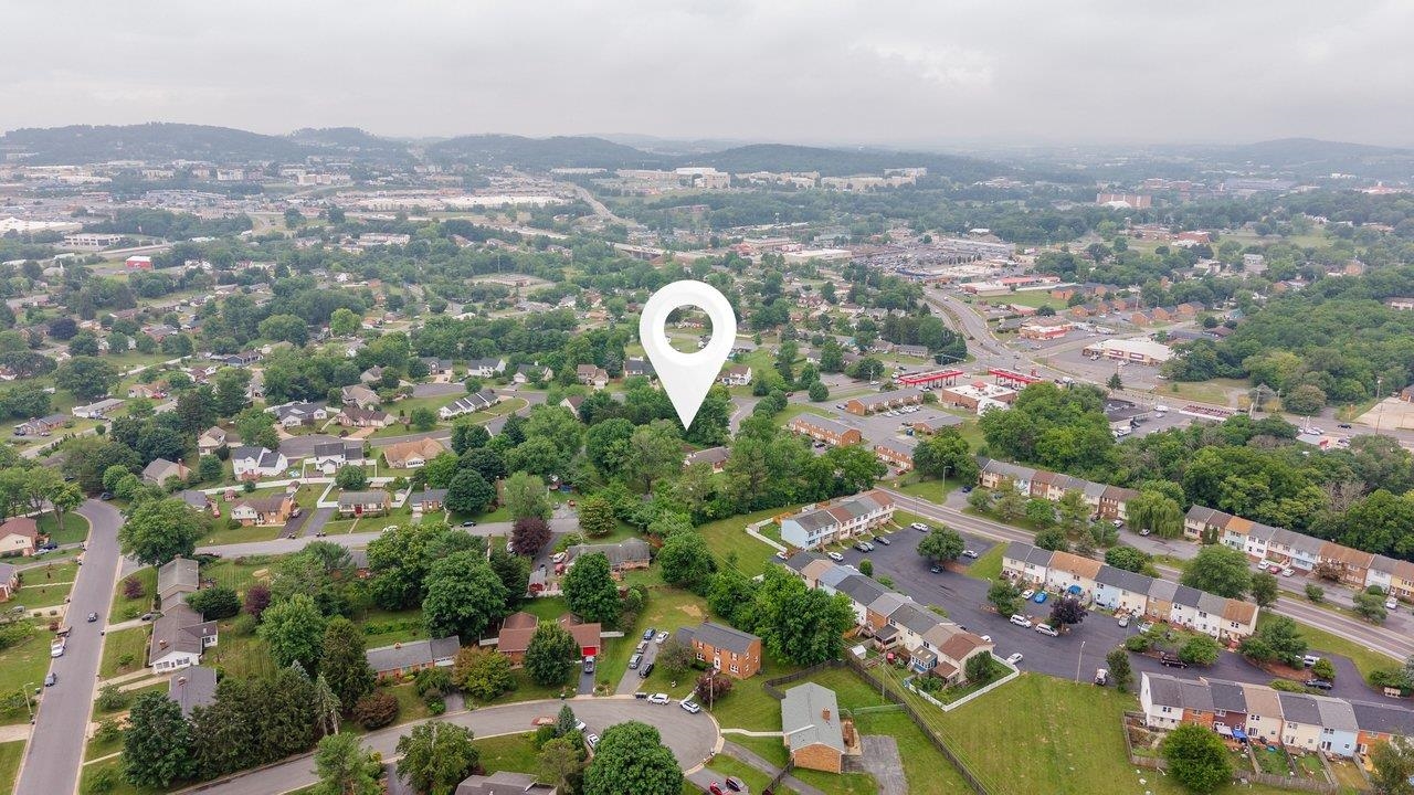 937 WREN WAY, HARRISONBURG, Virginia 22801, 5 Bedrooms Bedrooms, ,2 BathroomsBathrooms,Residential,937 WREN WAY,679151 MLS # 679151 937 WREN WAY, HARRISONBURG, Virginia 22801, 5 Bedrooms Bedrooms, ,2 BathroomsBathrooms,Residential,937 WREN WAY,679151 MLS # 679151