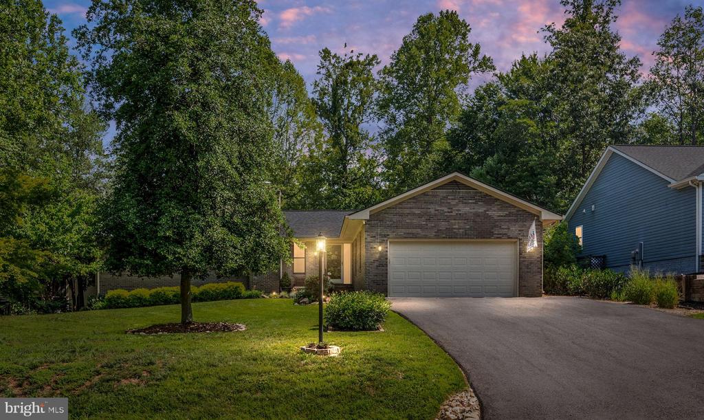 319 BIRCHSIDE CIR E, LOCUST GROVE, Virginia 22508, 3 Bedrooms Bedrooms, ,2 BathroomsBathrooms,Residential,LAKE OF THE WOODS,319 BIRCHSIDE CIR E,VAOR2014572 MLS # VAOR2014572 319 BIRCHSIDE CIR E, LOCUST GROVE, Virginia 22508, 3 Bedrooms Bedrooms, ,2 BathroomsBathrooms,Residential,LAKE OF THE WOODS,319 BIRCHSIDE CIR E,VAOR2014572 MLS # VAOR2014572