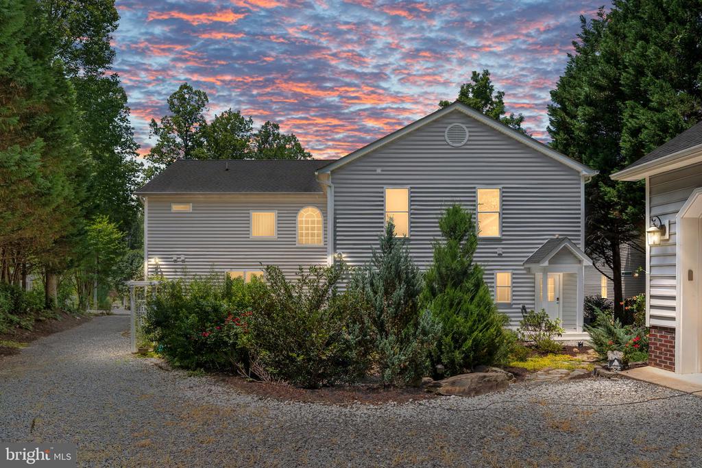 143 EDGEMONT CIR, LOCUST GROVE, Virginia 22508, 6 Bedrooms Bedrooms, ,4 BathroomsBathrooms,Residential,143 EDGEMONT CIR,VAOR2014662 MLS # VAOR2014662 143 EDGEMONT CIR, LOCUST GROVE, Virginia 22508, 6 Bedrooms Bedrooms, ,4 BathroomsBathrooms,Residential,143 EDGEMONT CIR,VAOR2014662 MLS # VAOR2014662