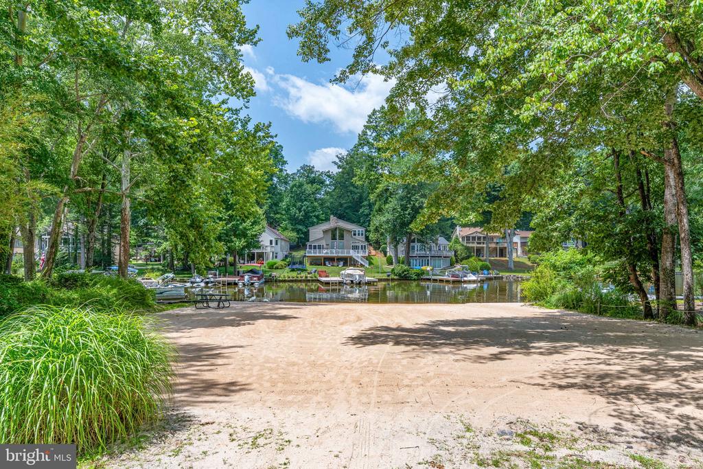 143 EDGEMONT CIR, LOCUST GROVE, Virginia 22508, 6 Bedrooms Bedrooms, ,4 BathroomsBathrooms,Residential,143 EDGEMONT CIR,VAOR2014662 MLS # VAOR2014662 143 EDGEMONT CIR, LOCUST GROVE, Virginia 22508, 6 Bedrooms Bedrooms, ,4 BathroomsBathrooms,Residential,143 EDGEMONT CIR,VAOR2014662 MLS # VAOR2014662
