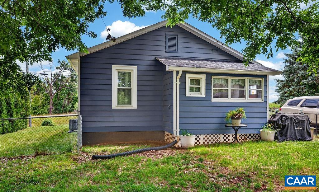 1611 BARTERBROOK RD, STAUNTON, Virginia 24401, 2 Bedrooms Bedrooms, ,1 BathroomBathrooms,Residential,1611 BARTERBROOK RD,679157 MLS # 679157 1611 BARTERBROOK RD, STAUNTON, Virginia 24401, 2 Bedrooms Bedrooms, ,1 BathroomBathrooms,Residential,1611 BARTERBROOK RD,679157 MLS # 679157