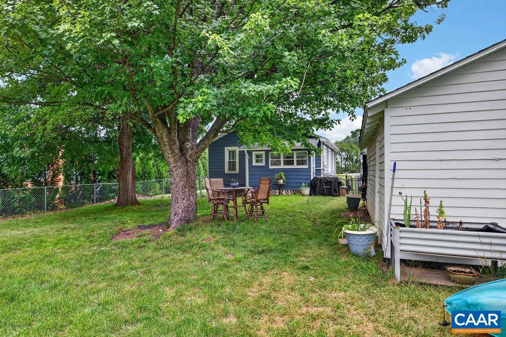 1611 BARTERBROOK RD, STAUNTON, Virginia 24401, 2 Bedrooms Bedrooms, ,1 BathroomBathrooms,Residential,1611 BARTERBROOK RD,679157 MLS # 679157 1611 BARTERBROOK RD, STAUNTON, Virginia 24401, 2 Bedrooms Bedrooms, ,1 BathroomBathrooms,Residential,1611 BARTERBROOK RD,679157 MLS # 679157